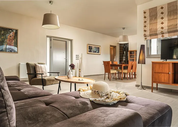 Villa Astarte - Pearl Private With Pool *